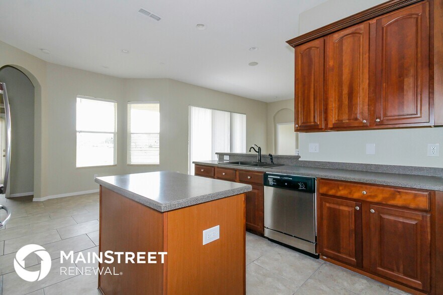 Building Photo - 2208 Tarragon Ln