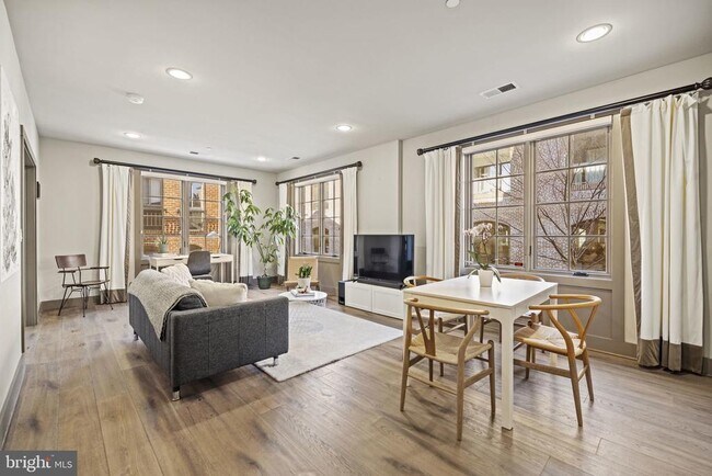 Building Photo - 3220 Grace St NW