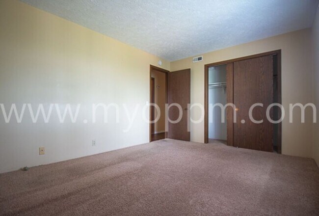 Building Photo - 8620 N 31st St