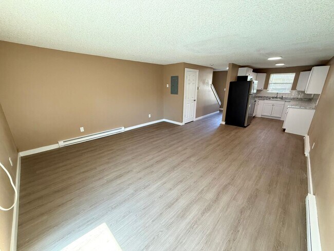 Building Photo - 3617-3623 Butternut Drive