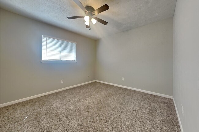 Building Photo - 3815 Marywood Dr
