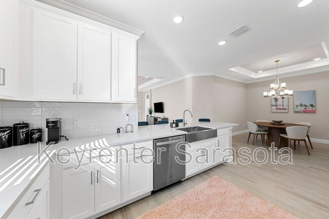 Building Photo - 16207 San Donato Pl