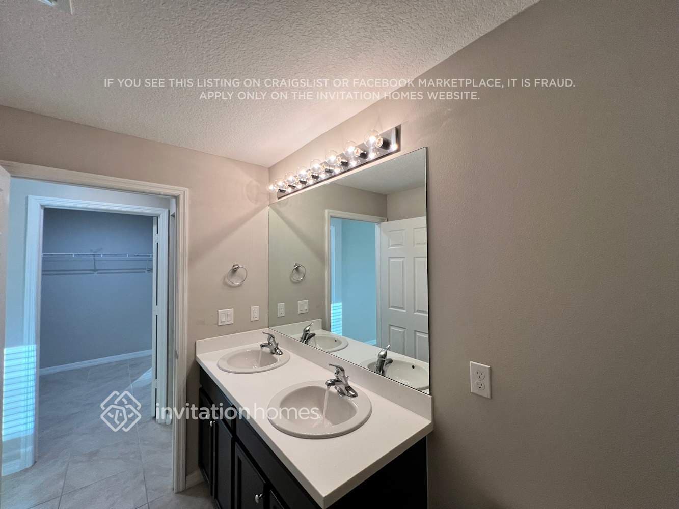 Building Photo - 2261 SE Heathwood Cir