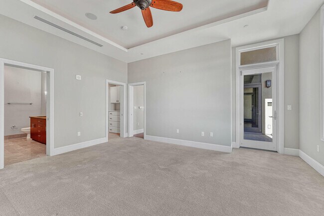 Building Photo - 5455 Landmark Pl