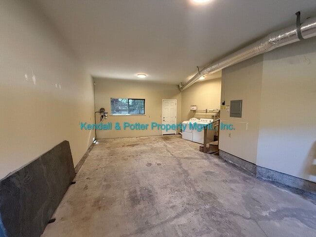 Building Photo - Spacious and Bright 3BR 2BA Seacliff Home - Close to the Beach!