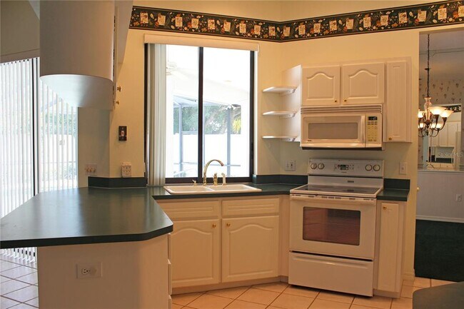 Building Photo - 2228 Lake Holloway Blvd