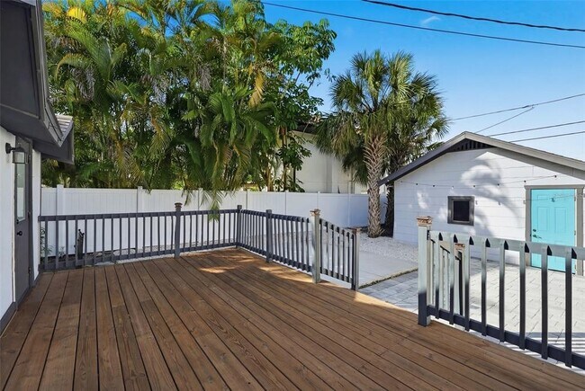 Building Photo - 313 23rd Ave N