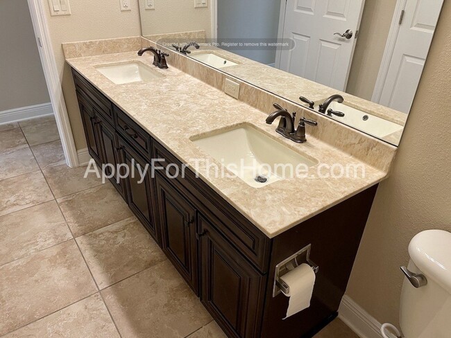 Building Photo - Single Family Dream Home in Gated Community