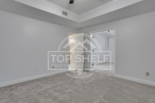 Building Photo - 127 Tara Blvd