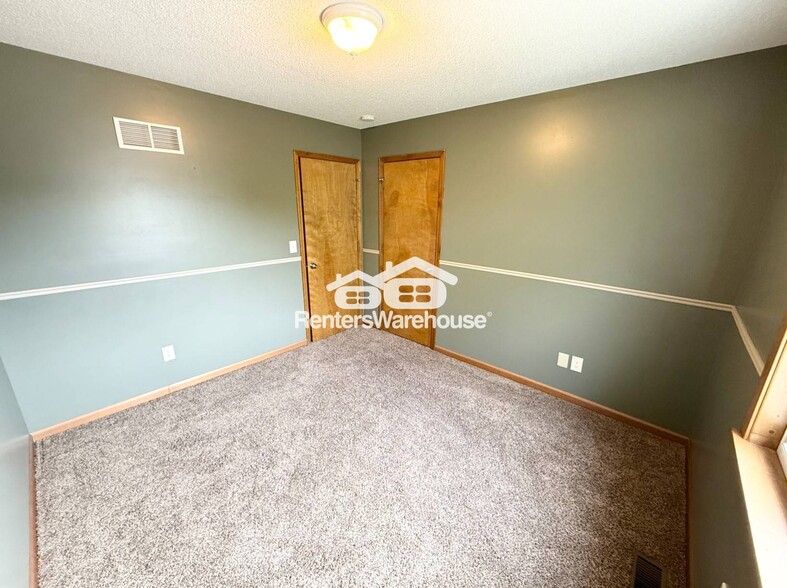Building Photo - 1606 W Pelham Path