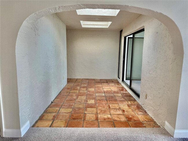 Building Photo - 633 Desoto Dr