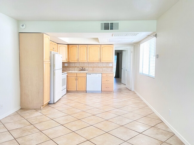 Building Photo - 64275 Spyglass Ave