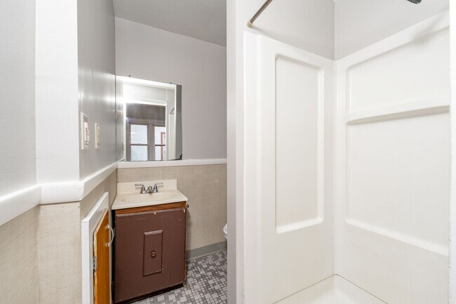 Building Photo - 1314 Oak St