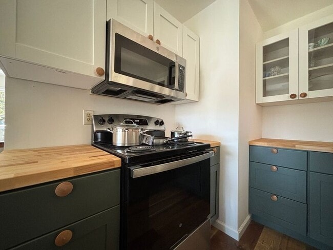 Building Photo - 2647 Blind Rd