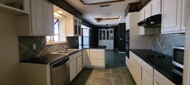 Building Photo - 3802 Fairgreen Ct