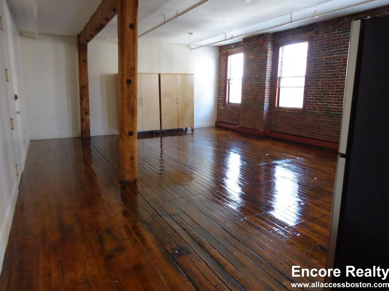 Building Photo - 804 Tremont St