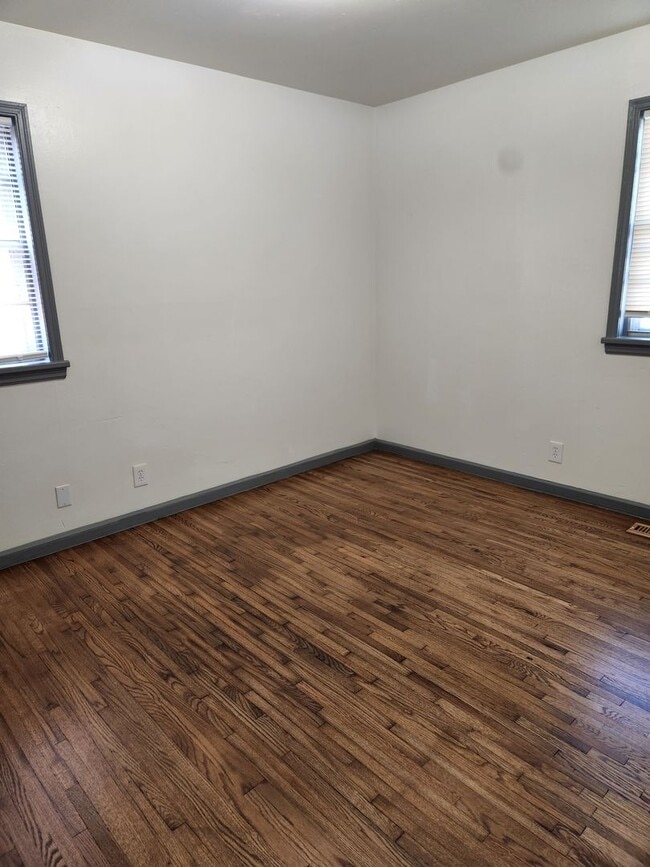 Building Photo - Cute Ranch-Style Home On Oversized Corner ...