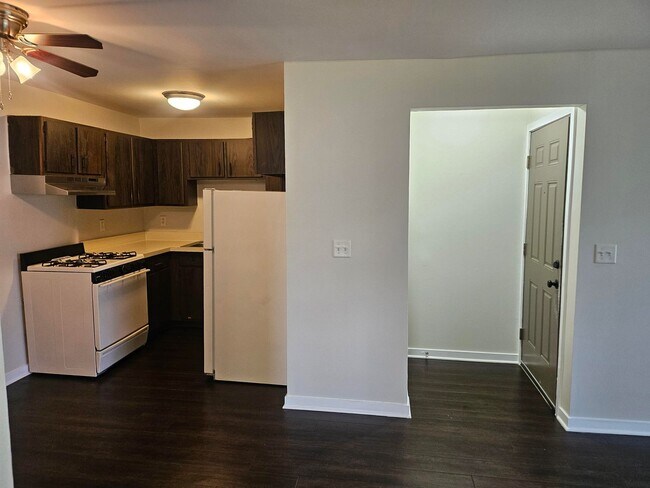 Building Photo - Light Road Apartments