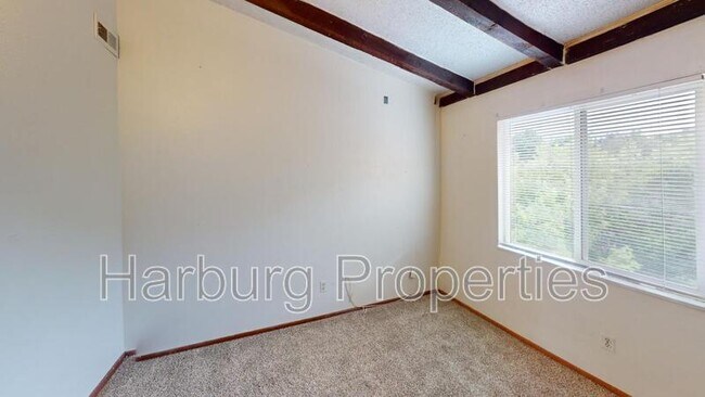 Building Photo - 454 Arapahoe Ave