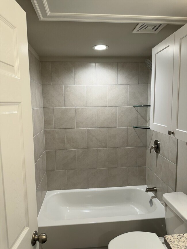 Building Photo - 10110 Barberry St