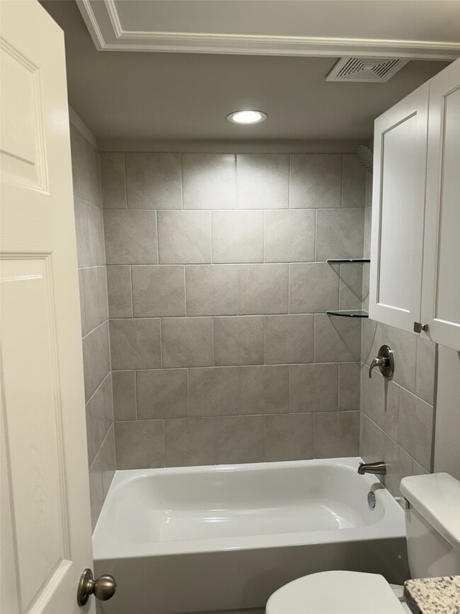 Building Photo - 10112 Barberry St