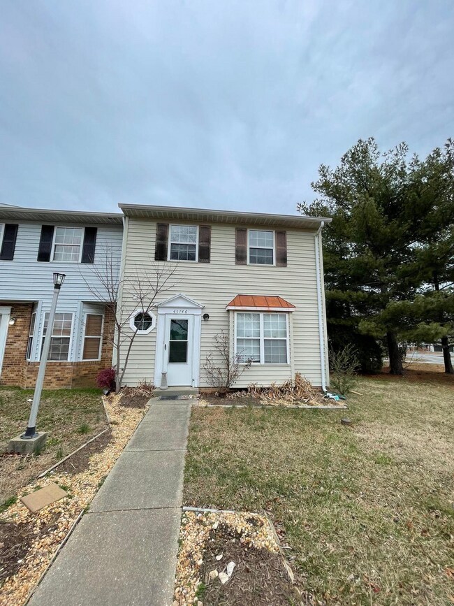 Primary Photo - 45746 Military Ln