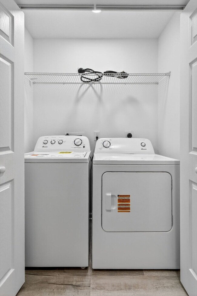 Building Photo - 1503 8th Ave E