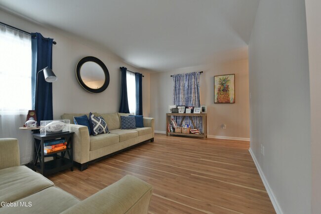 Building Photo - 9 Bell Flower Rd