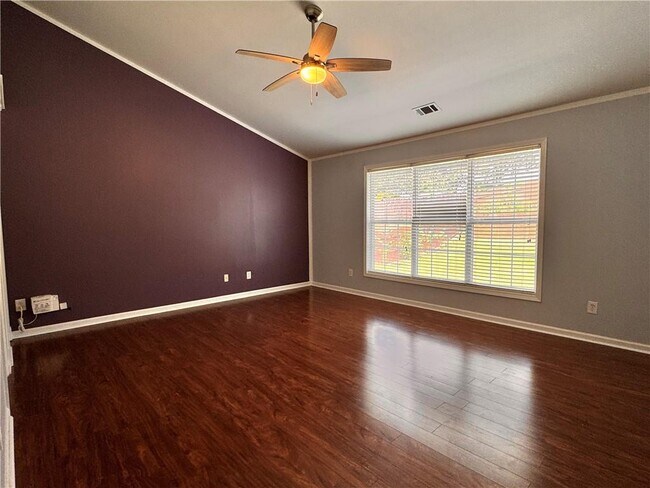 Building Photo - 942 Fairmont Park Dr