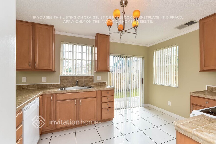 Building Photo - 11357 SW 161st Pl