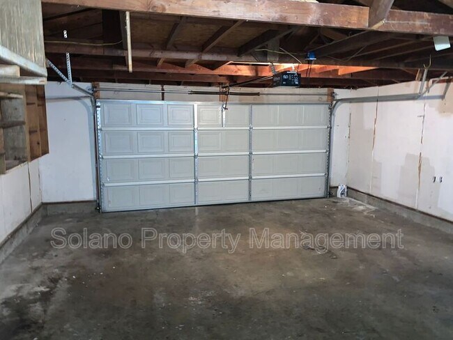 Building Photo - 1992 Oxford Dr