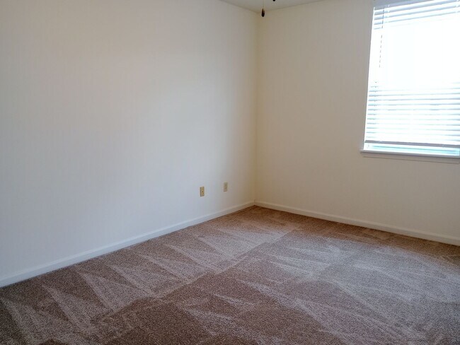 Building Photo - 3527-3529 Prescott Dr.