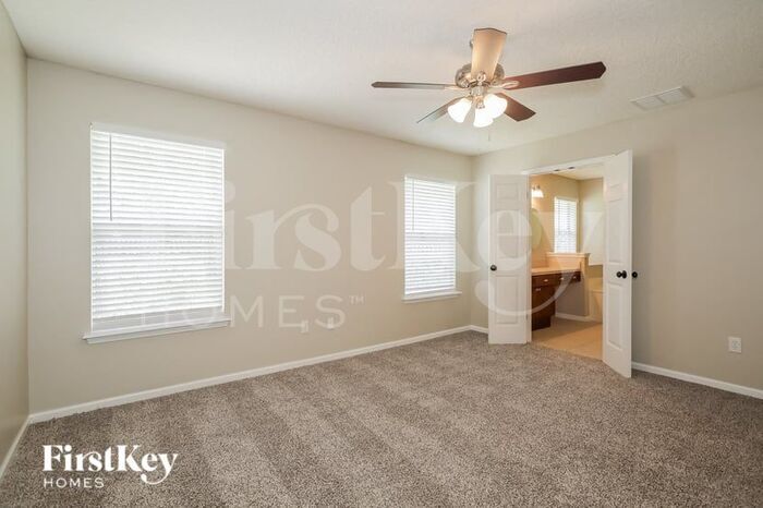 Building Photo - 824 Marjories Way