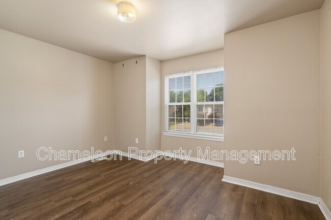 Building Photo - 2910 Dawn Ct