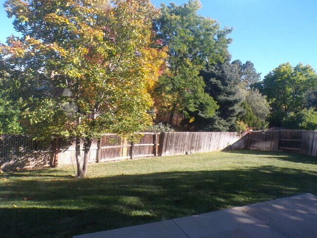 Building Photo - Four Lakes - Centennial - 3 Bedroom - 3 Ba...