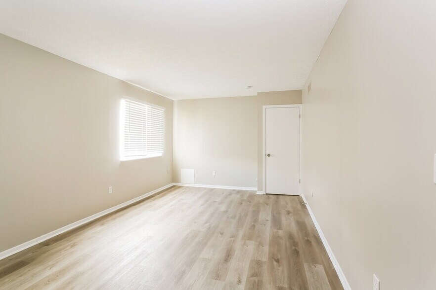 Building Photo - 5102 Merry Oak Ct