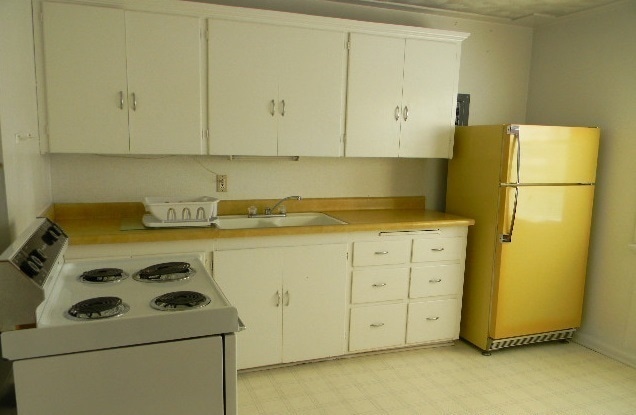 Building Photo - 1124 Edgar St