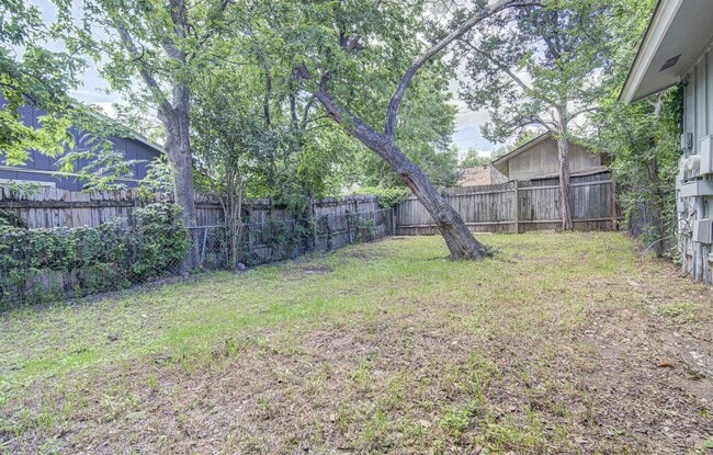 Building Photo - 819 Sirocco Dr