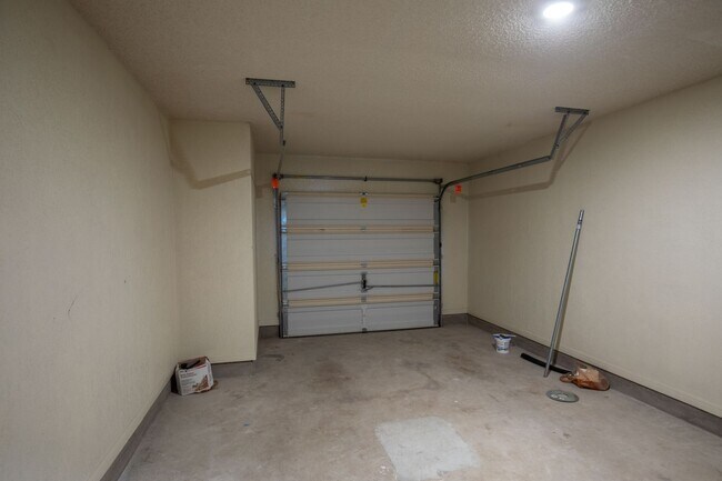 Building Photo - Rawhide Loop, 317/319