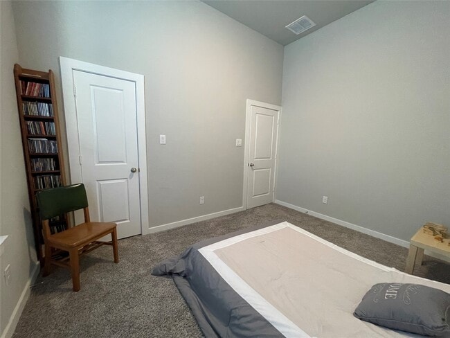 Building Photo - 4334 Hemlock Grove Ln