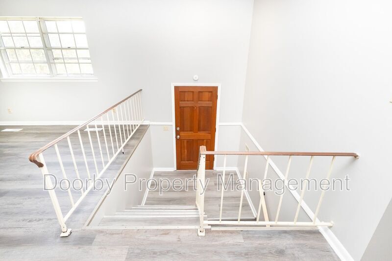 Building Photo - 8911 Drake Parkway Rd