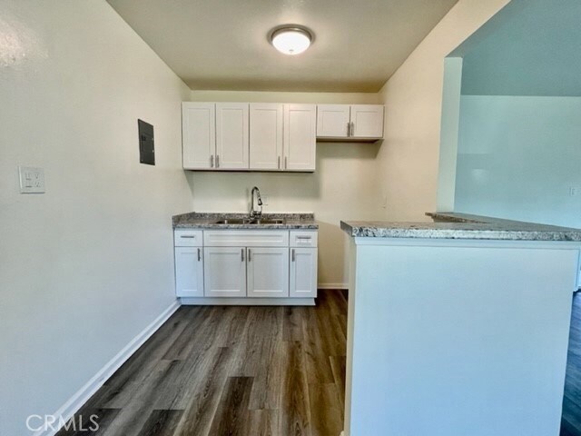 Building Photo - 1811 W Sallie Ln