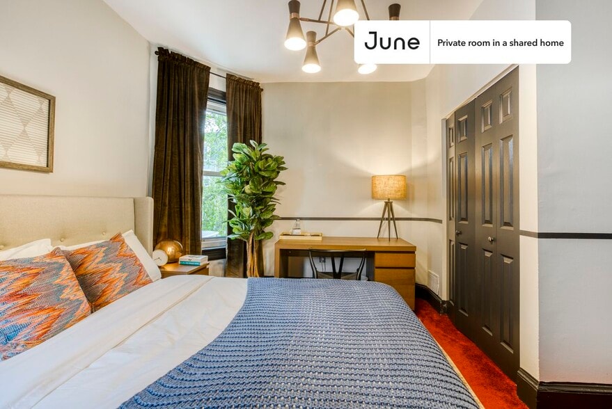 Building Photo - Room in Shared 4 bed/2 bath home in Columbia Heights