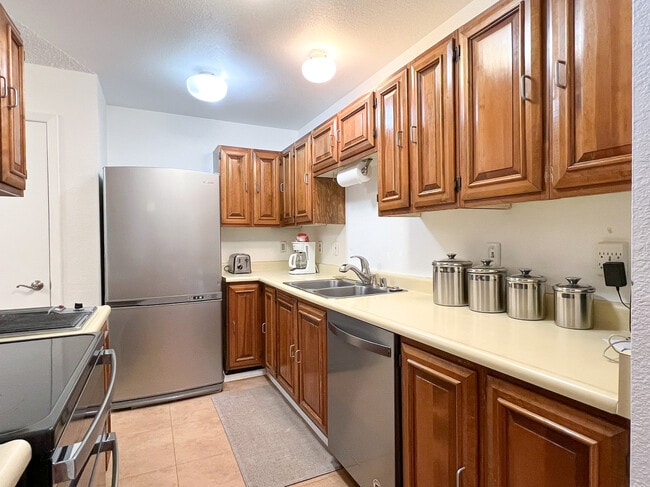 Building Photo - 4714 Mills Dr
