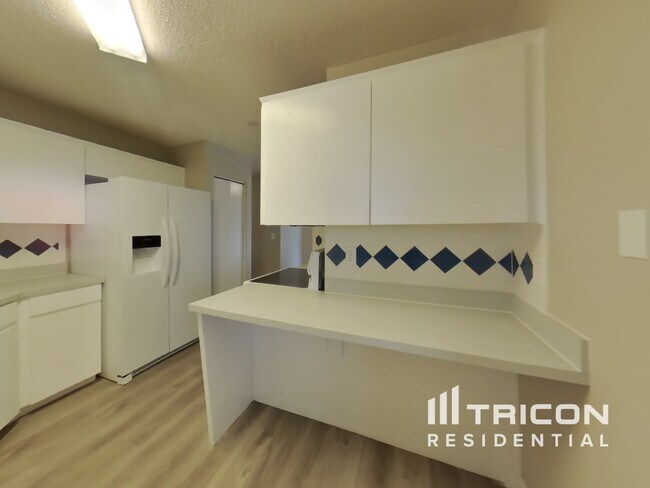 Building Photo - 6711 Lemon Tree Dr