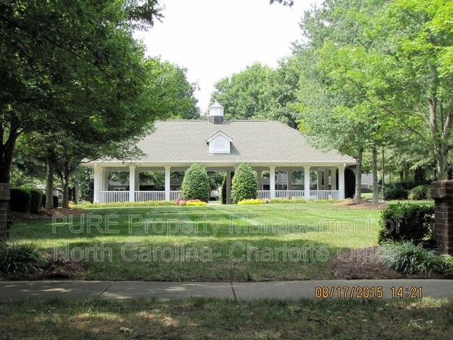 Building Photo - 18040 Delmas Dr