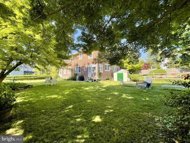 Building Photo - 217 West Ave