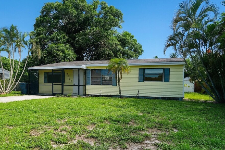 Building Photo - 3313 Plaza Pl