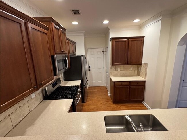 Building Photo - 5055 Hastings Terrace