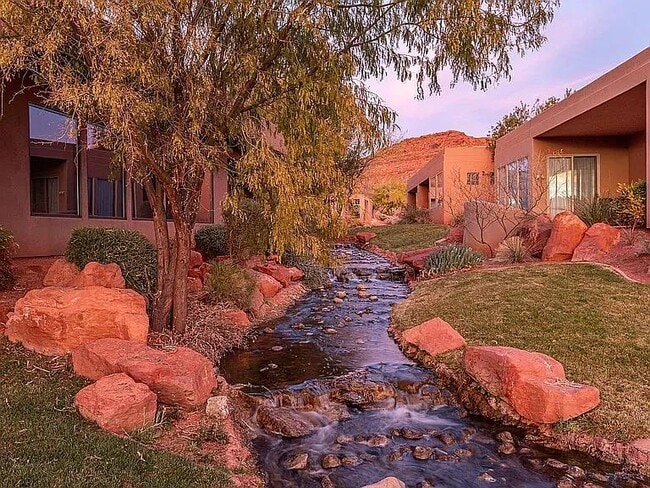 Building Photo - 2255 Tuweap Dr